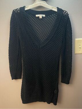 Women’s old navy 100% cotton black v-neck half sleeve sweater